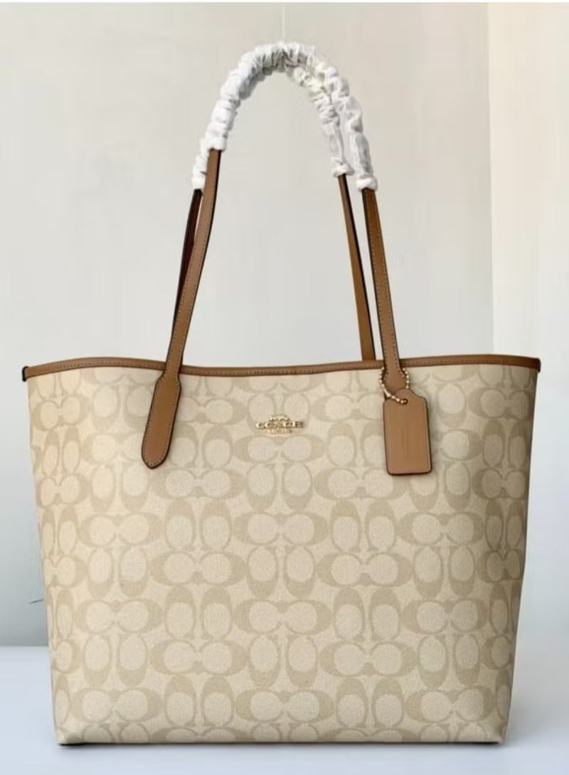 كوتش اوت ليت حقيبة توت كوتش سيتي من قماش سيجنيتشر، حقيبة كتف نسائية، حقيبة تسوق نسائية، حقيبة يد نسائية، حقيبة سفر نسائية، 33 سم - كاكي - بني - Image 1